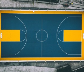 开云体育APP下载-马刺速胜快船，切特在德甲争冠战接管比赛，篮球世界的平行叙事