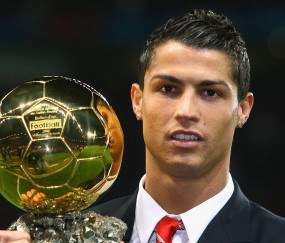 开云下载-F1新赛季揭幕战焦点战，勇士封锁雄鹿，速度与策略的双重盛宴