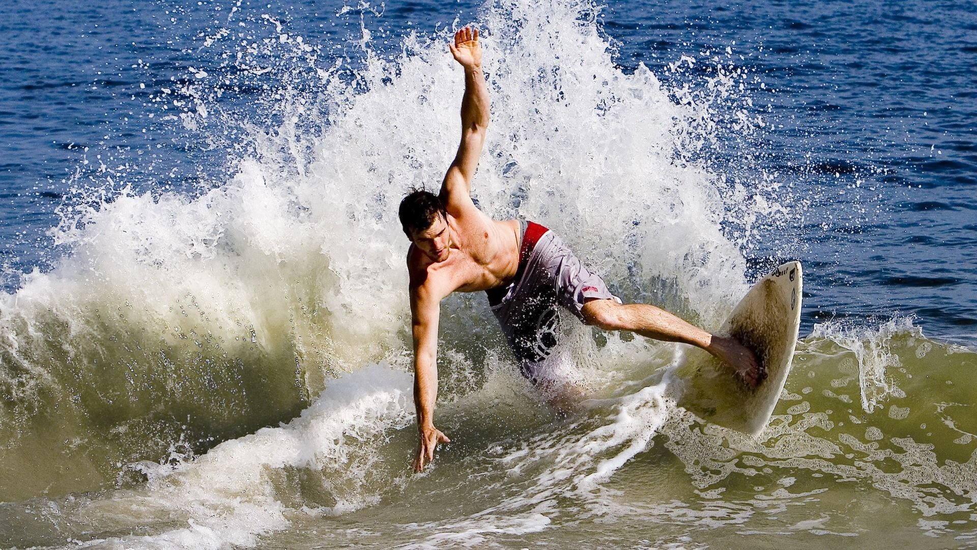 雷霆强压北京队，小贾伦在年度焦点之战接管比赛
